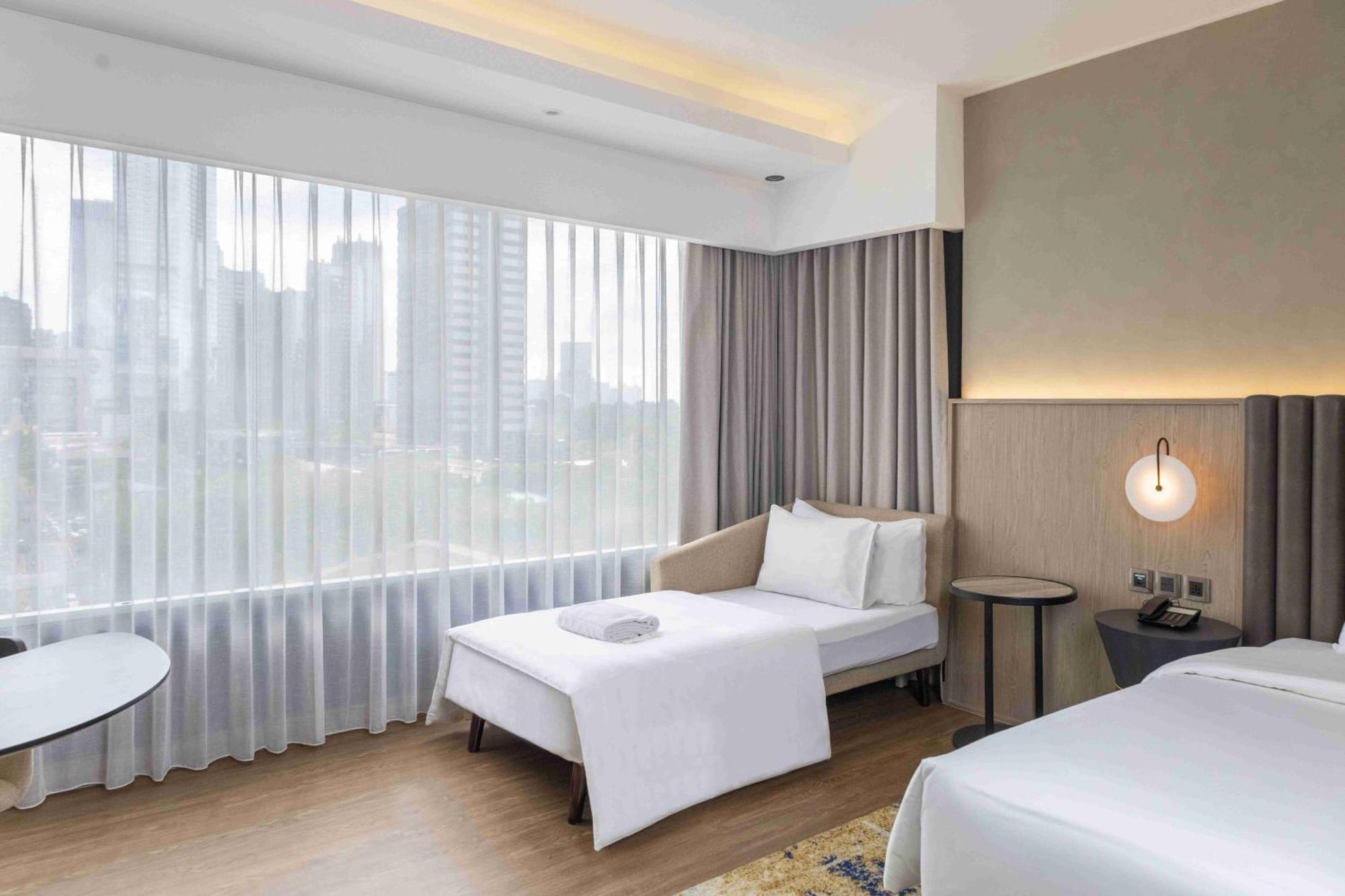 Mangkuluhur Artotel Hotel Jakarta